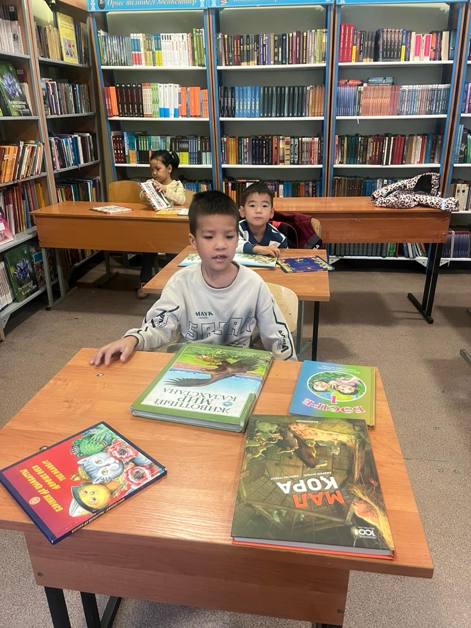 Мектепалды даярлық тобының кітапханаға саяхаты.