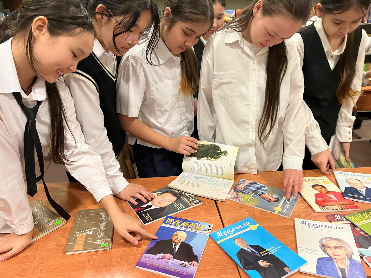 «Поэзия алыбы – Мұқағали» атты кітап көрмесі