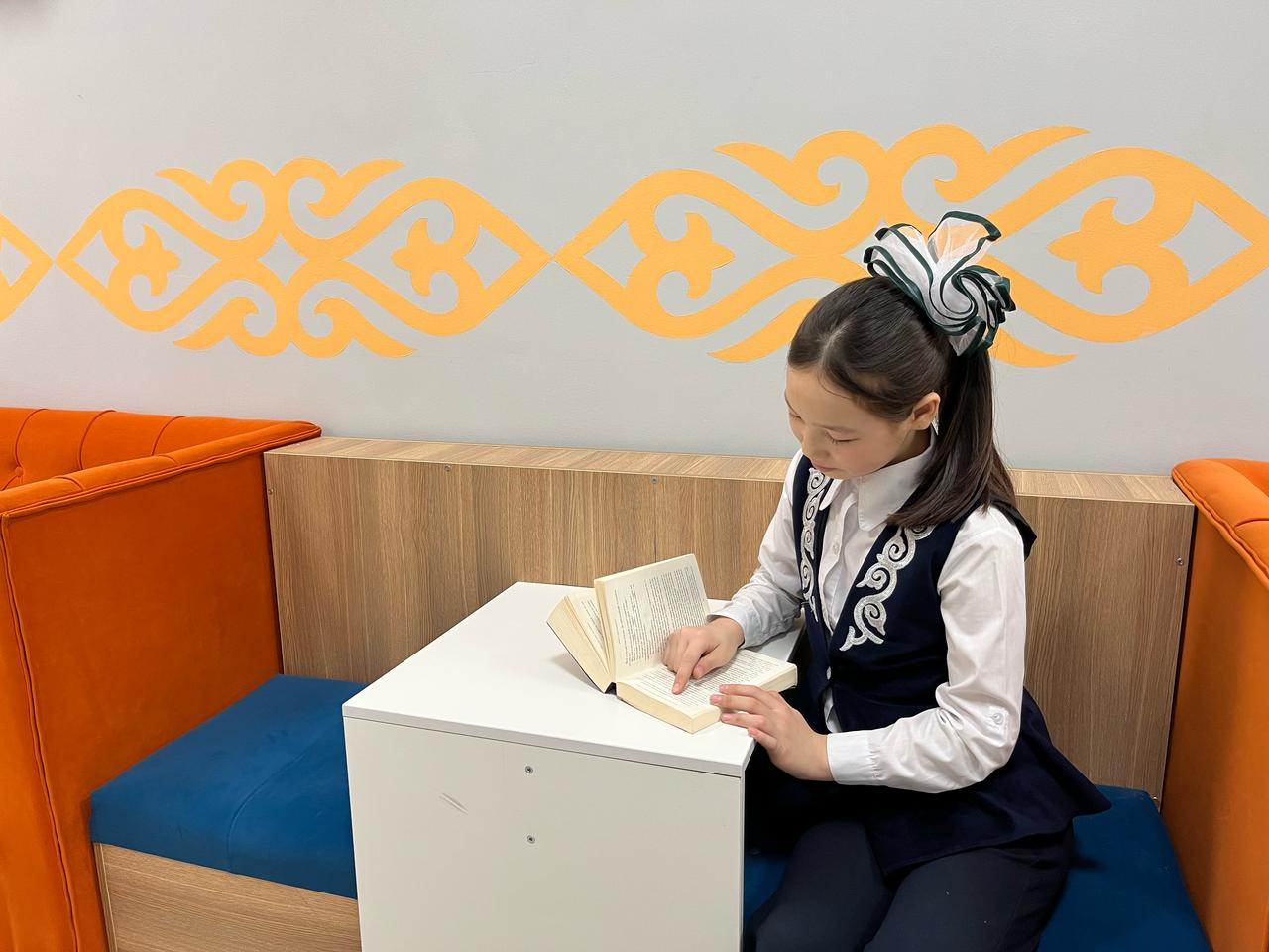 «Оқуға арналған үзіліс» атты күнделікті 15 минуттық кітап оқу